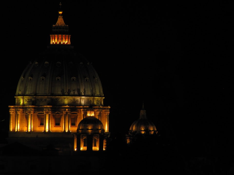 picture of St. Peter's Basilica at night